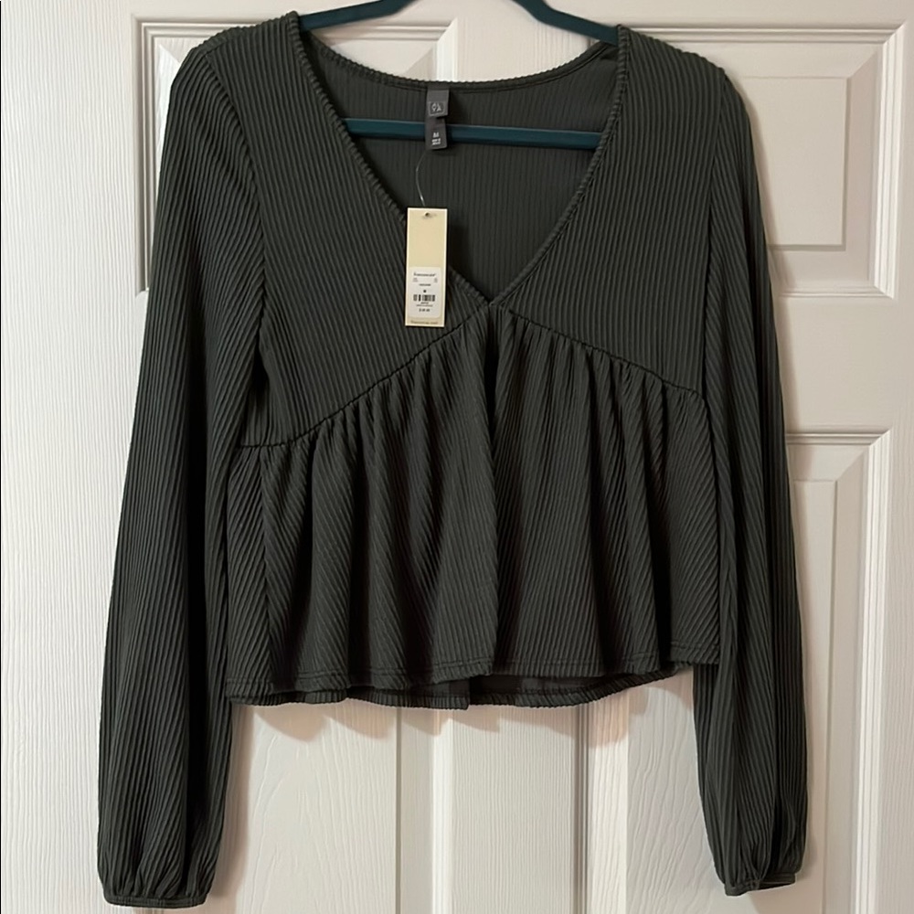 Francesca's Collections Green Asymmetrical Peplum Blouse